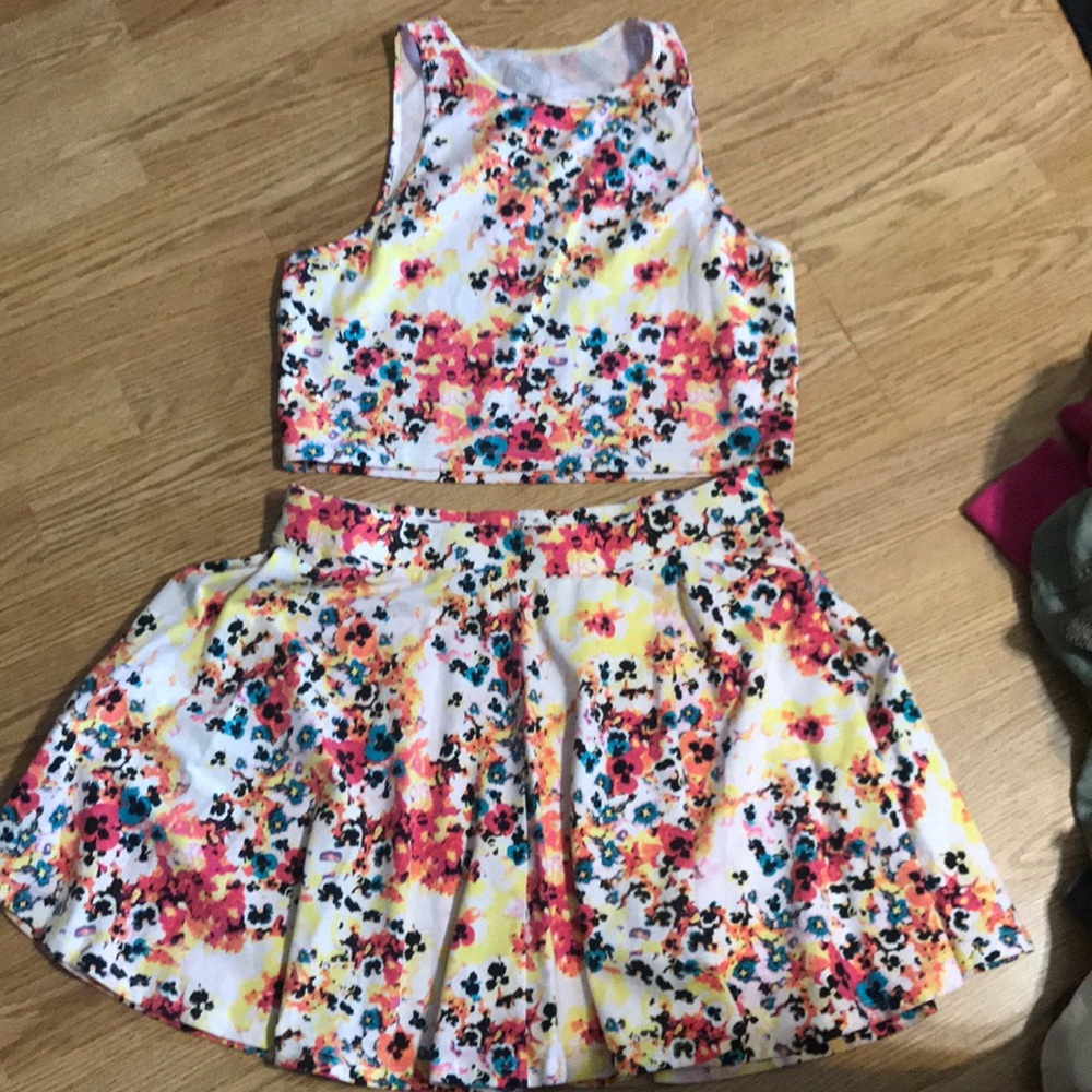 Two piece skirt outfit